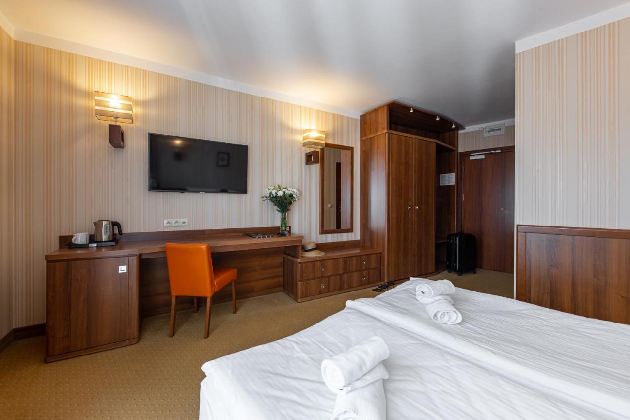 Dworek Morski Spa & Wellness Mielno  Buitenkant foto